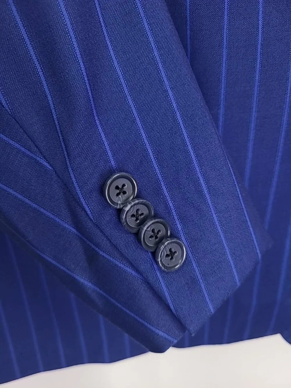 Berragamo Elegant Stripped 3-Piece Super 110'S Suit 48R Pants W42xL28.5
